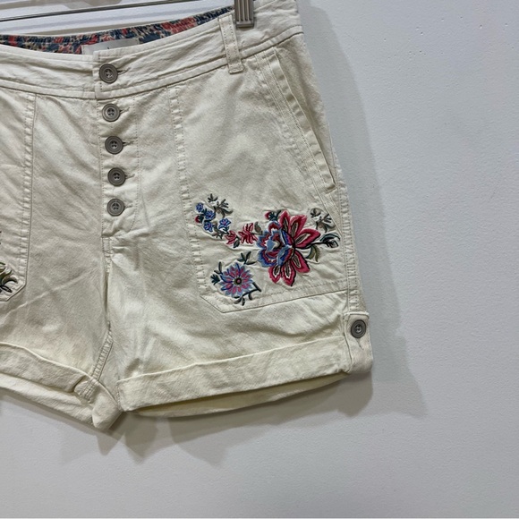 Sundance Floral Embroidered Cuffed Khaki Shorts Beige Pockets Womens 2P - Picture 2 of 5